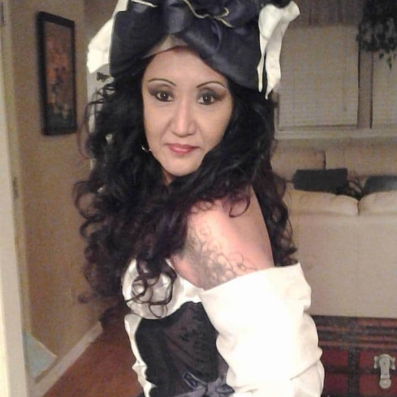 Meet your Posher, Rebecca - Picture 2 of 5